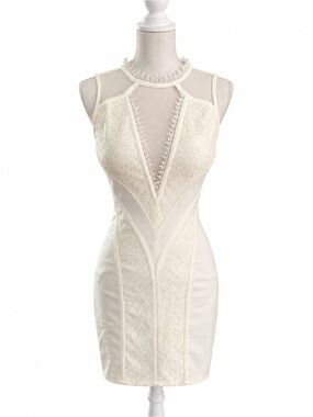 Elegant White Sleeveless Dress